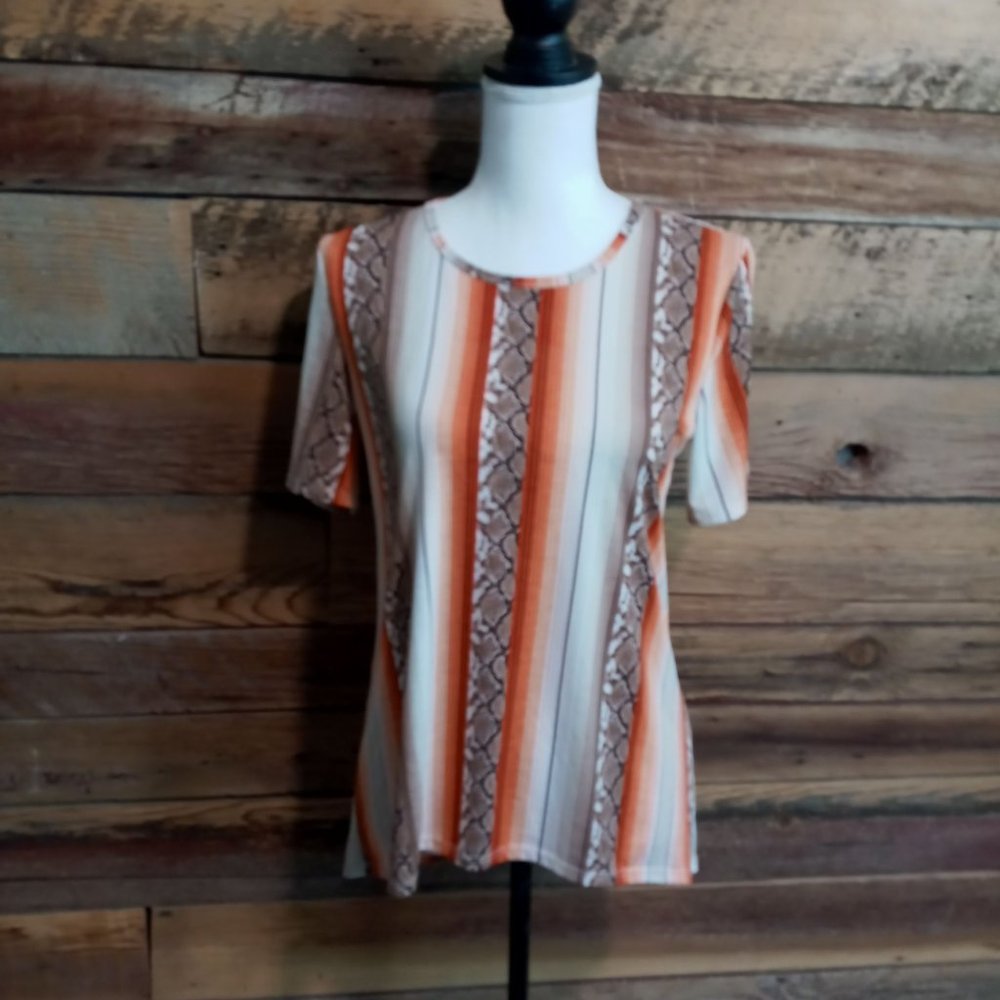 Lucky & Blessed Womens Size Small Short Sleeved Shirt Southwest Print Orange